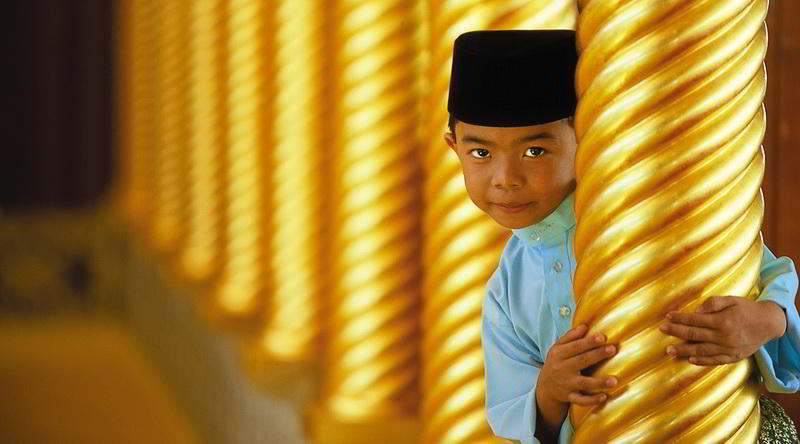 Goldene Säulen in Brunei © David Kirkland und Sabah Tourism